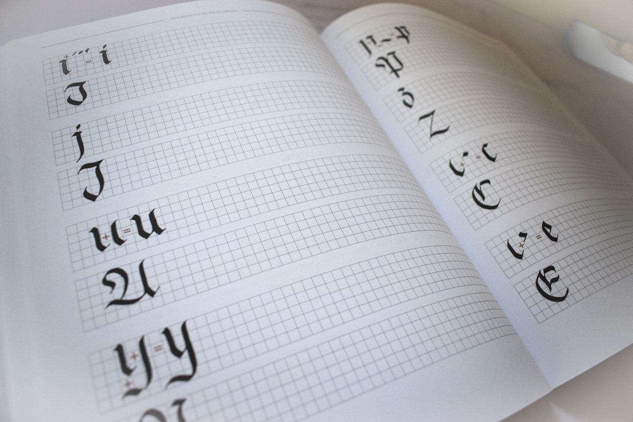 kalligrafie alphabete buch